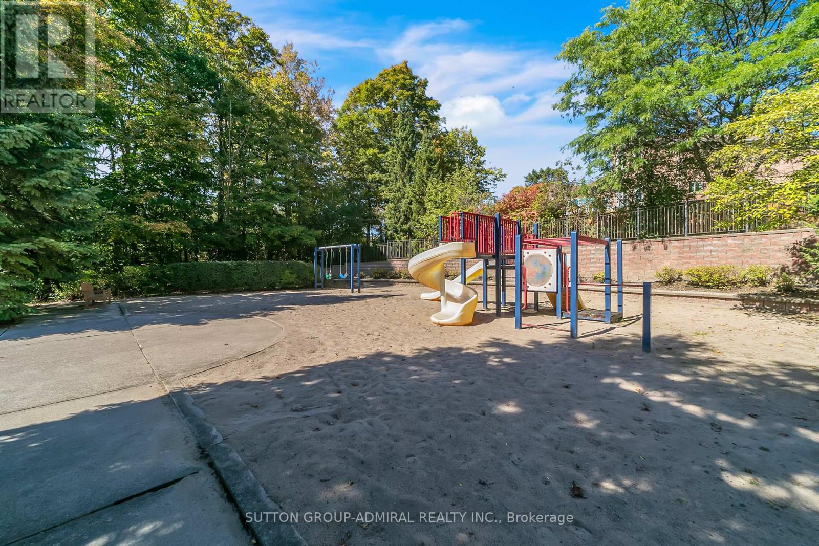 64 - 255 Shaftsbury Avenue, Richmond Hill, Ontario  L4C 0L9 - Photo 33 - N12435061