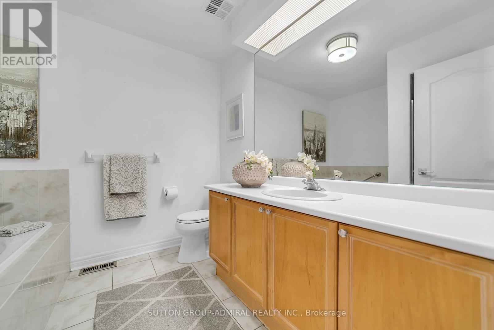 64 - 255 Shaftsbury Avenue, Richmond Hill, Ontario  L4C 0L9 - Photo 26 - N12435061