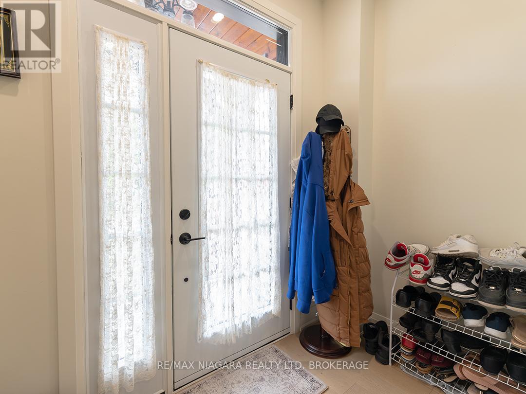 47 Omer Avenue, Port Colborne (Main Street), Ontario  L3K 3Y4 - Photo 3 - X12435640
