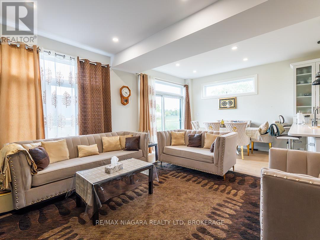 47 Omer Avenue, Port Colborne (Main Street), Ontario  L3K 3Y4 - Photo 6 - X12435640