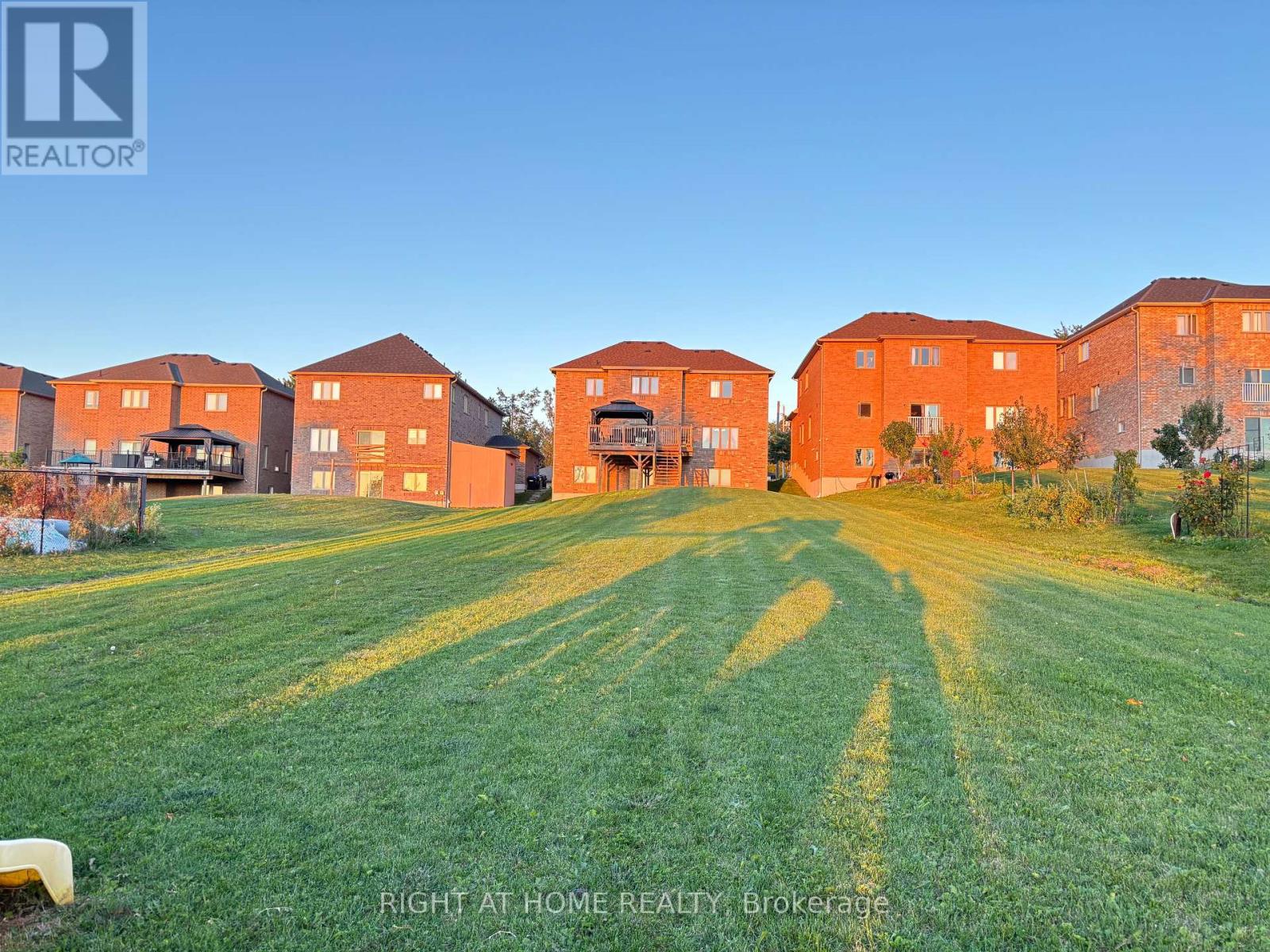 874 John Street, Innisfil (Churchill), Ontario  L0L 1K0 - Photo 17 - N12435500