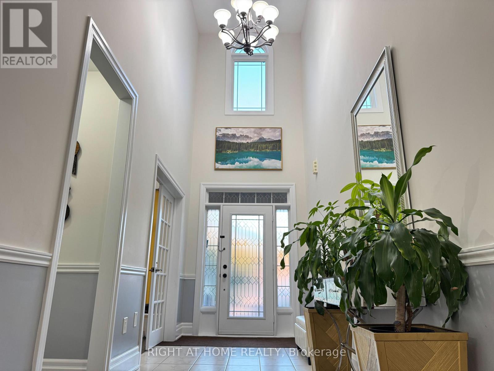 874 John Street, Innisfil (Churchill), Ontario  L0L 1K0 - Photo 3 - N12435500