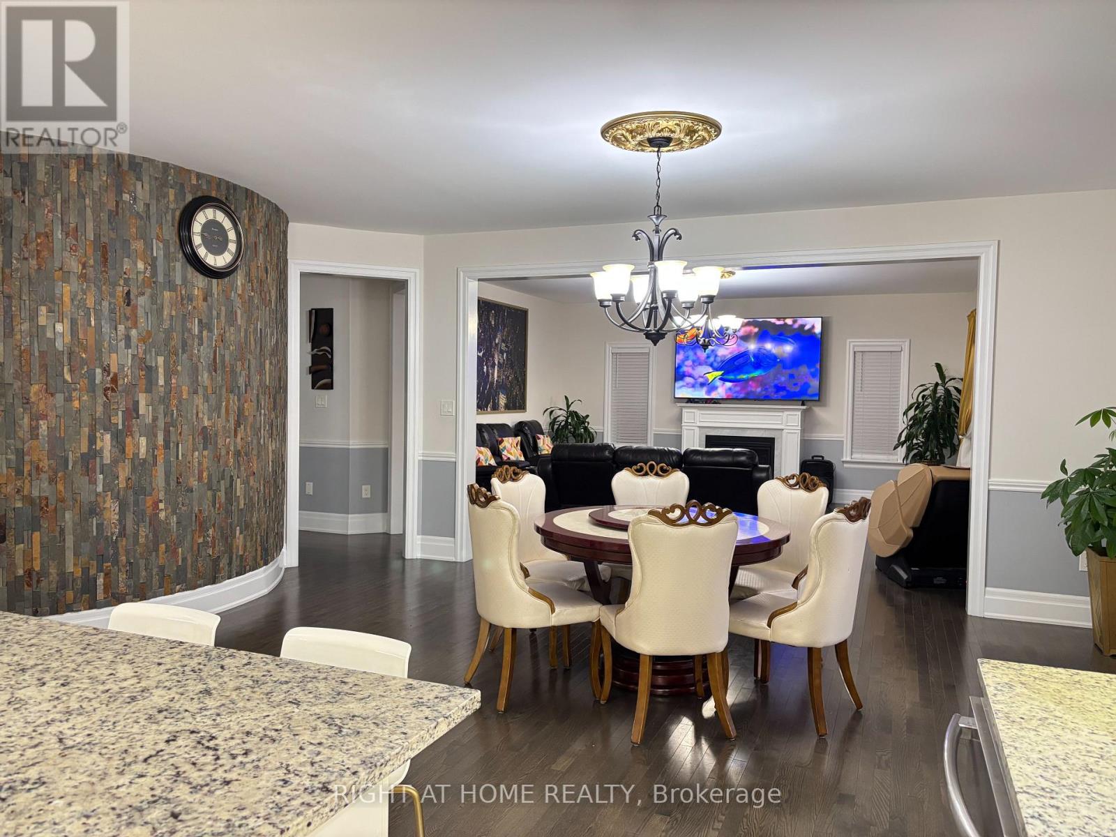 874 John Street, Innisfil (Churchill), Ontario  L0L 1K0 - Photo 12 - N12435500