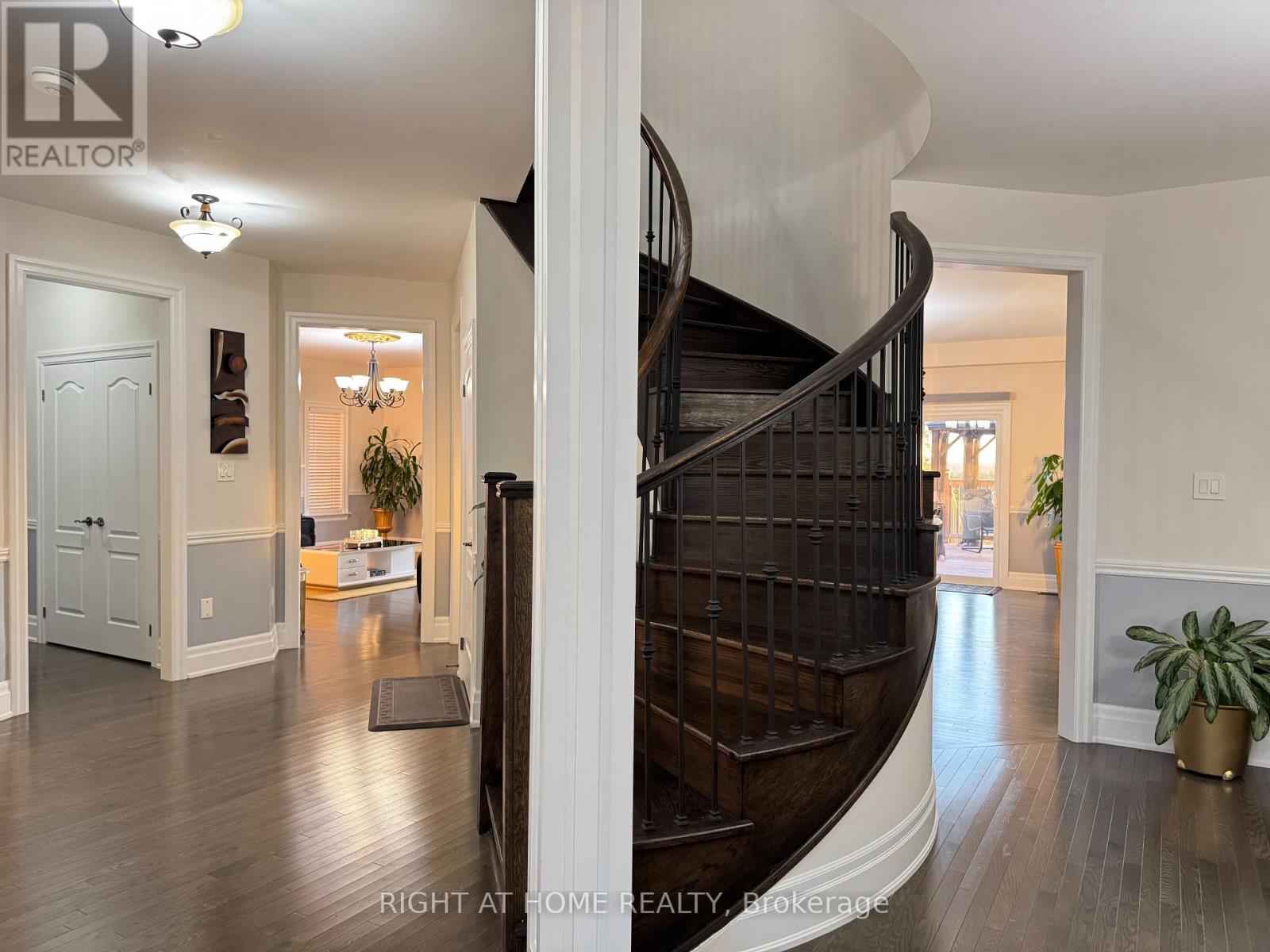 874 John Street, Innisfil (Churchill), Ontario  L0L 1K0 - Photo 4 - N12435500