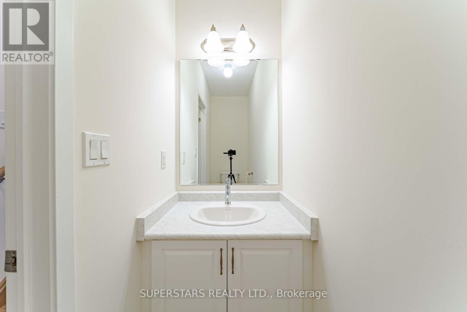 21 Armillo Place, Markham, Ontario  L6E 0V4 - Photo 8 - N12435648