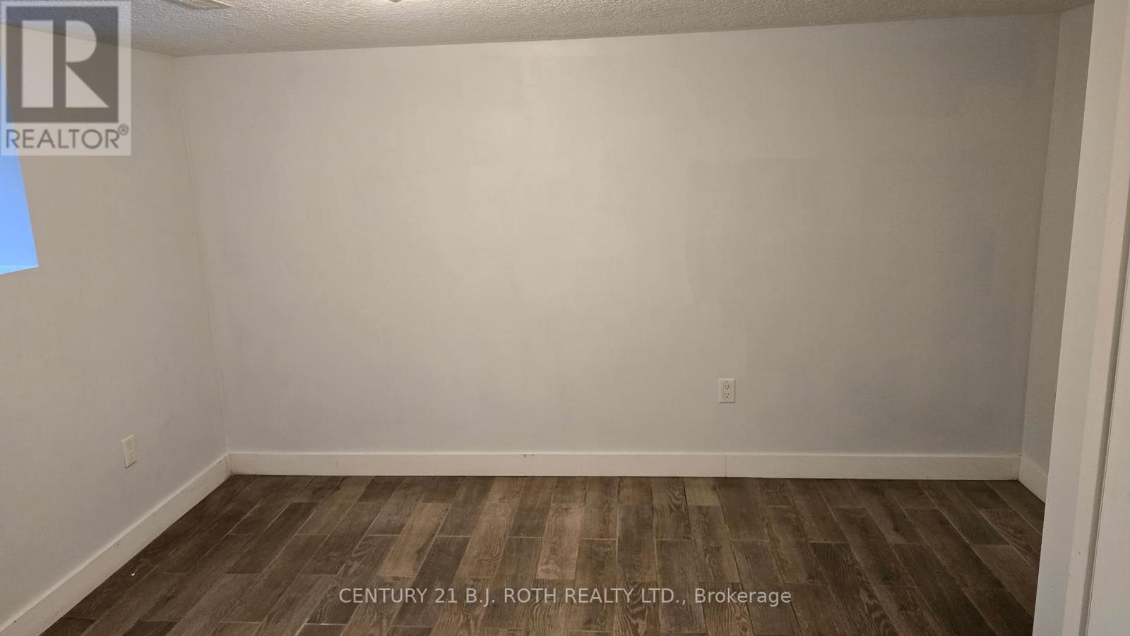 121 Cumberland Street, Barrie, Ontario  L4N 2P8 - Photo 18 - S12435650