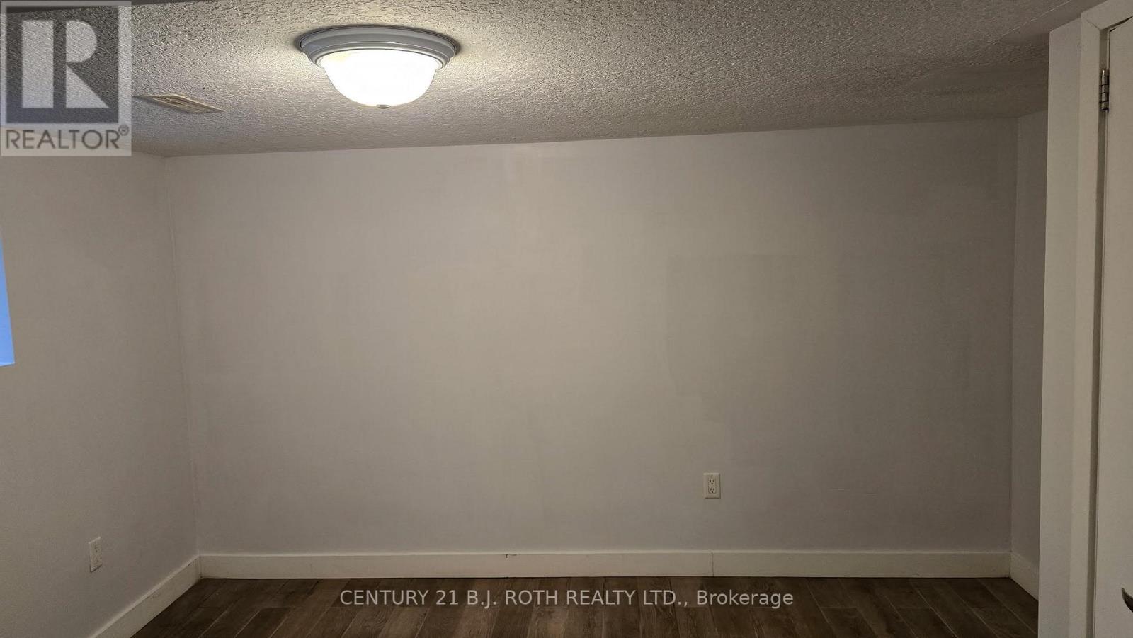 121 Cumberland Street, Barrie, Ontario  L4N 2P8 - Photo 19 - S12435650