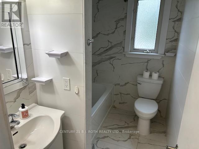 121 Cumberland Street, Barrie, Ontario  L4N 2P8 - Photo 7 - S12435650