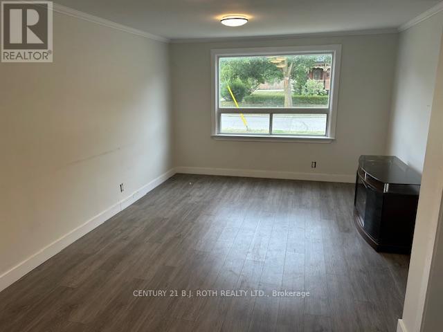 121 Cumberland Street, Barrie, Ontario  L4N 2P8 - Photo 8 - S12435650