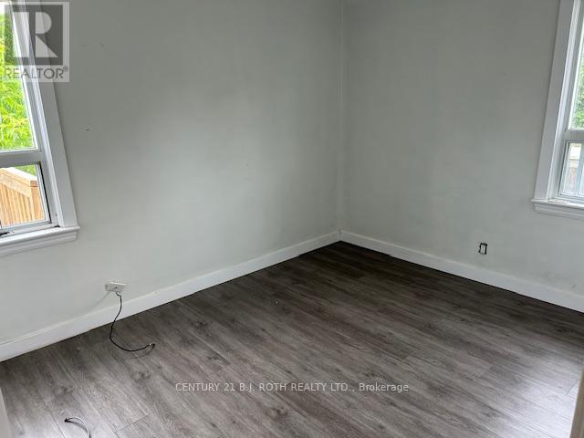 121 Cumberland Street, Barrie, Ontario  L4N 2P8 - Photo 9 - S12435650