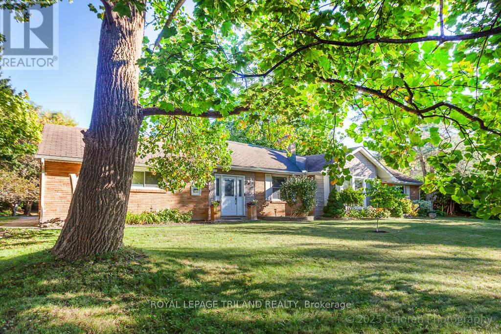 749 Commissioners Road W, London South, Ontario  N6K 1B6 - Photo 1 - X12435679