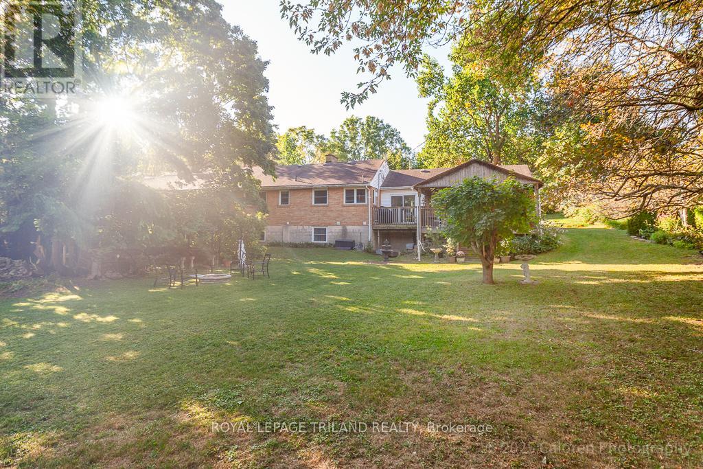 749 Commissioners Road W, London South, Ontario  N6K 1B6 - Photo 11 - X12435679