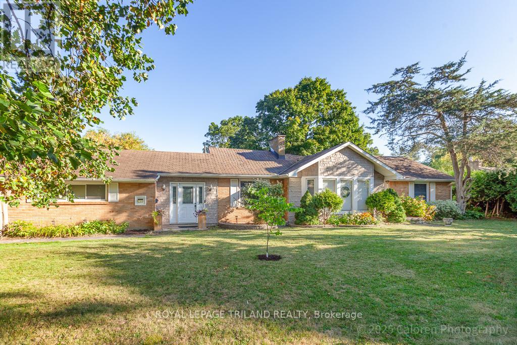 749 Commissioners Road W, London South, Ontario  N6K 1B6 - Photo 2 - X12435679