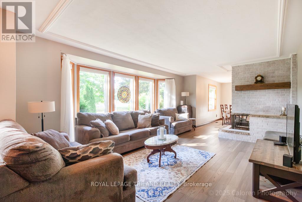 749 Commissioners Road W, London South, Ontario  N6K 1B6 - Photo 21 - X12435679