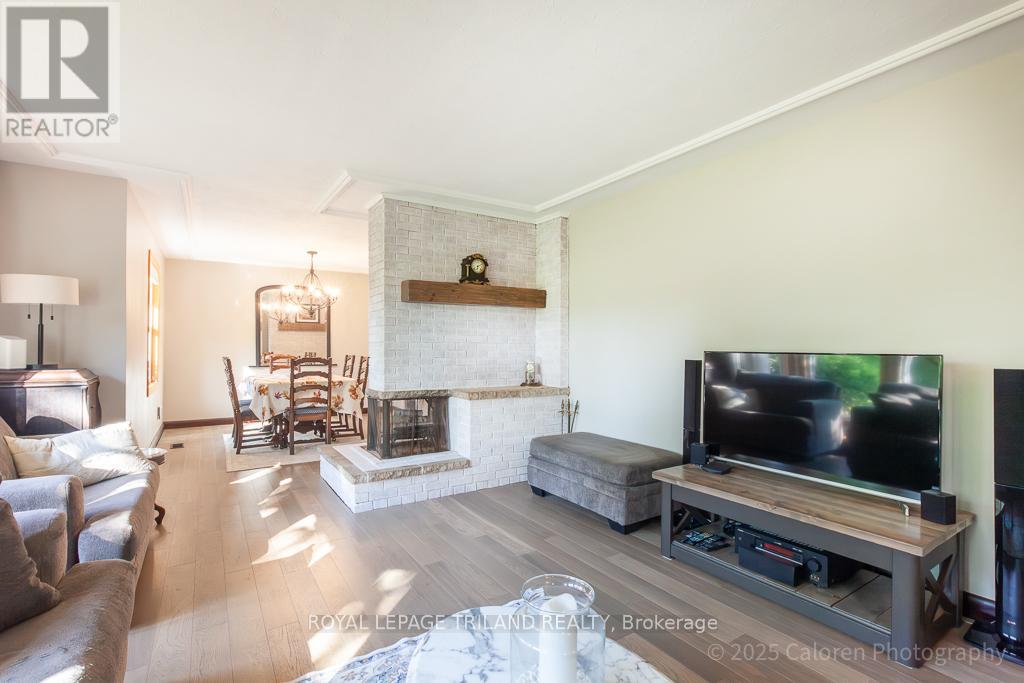 749 Commissioners Road W, London South, Ontario  N6K 1B6 - Photo 22 - X12435679