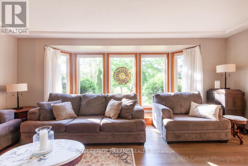 749 Commissioners Road W, London South, Ontario  N6K 1B6 - Photo 24 - X12435679