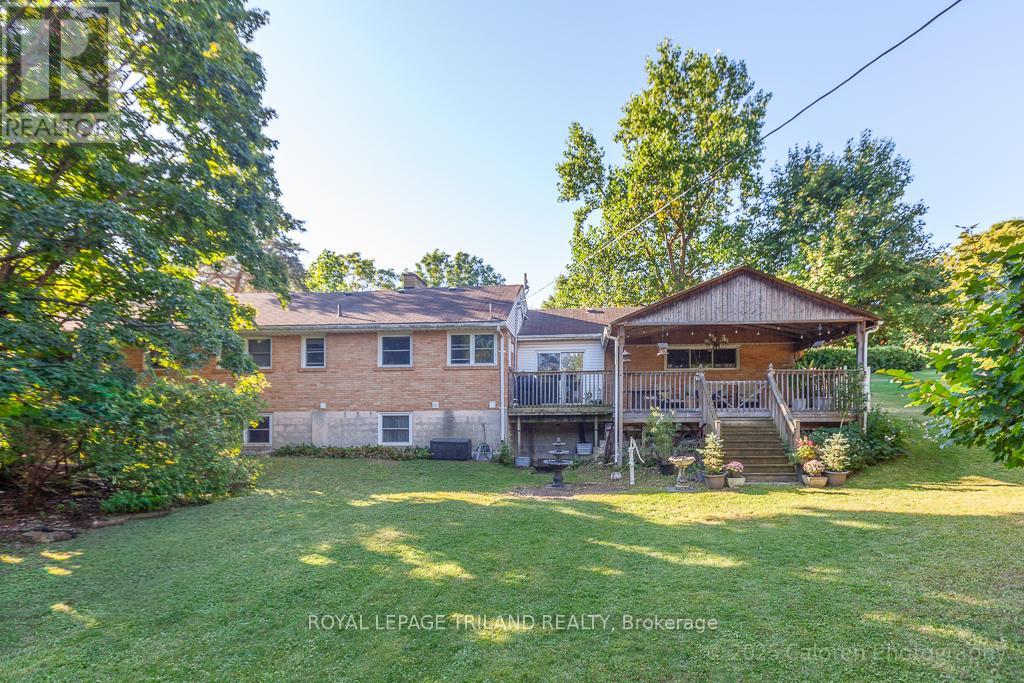 749 Commissioners Road W, London South, Ontario  N6K 1B6 - Photo 5 - X12435679