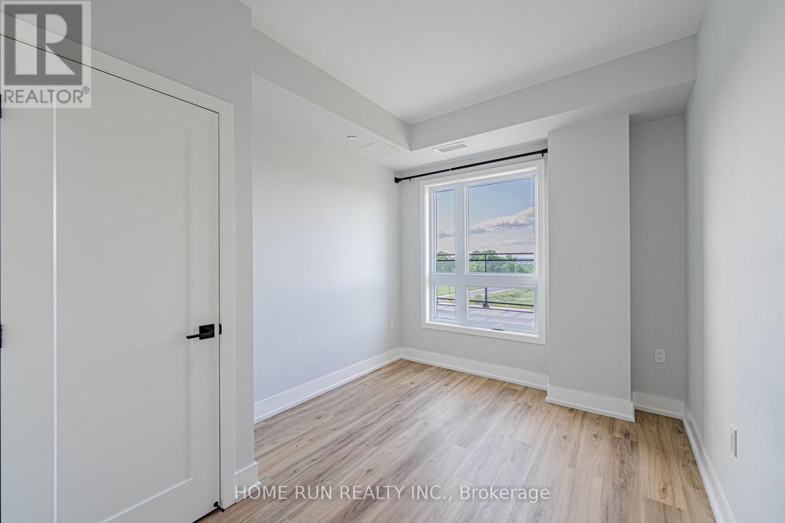 1350 Hemlock Road, Ottawa, Ontario  K1K 5C2 - Photo 20 - X12435673