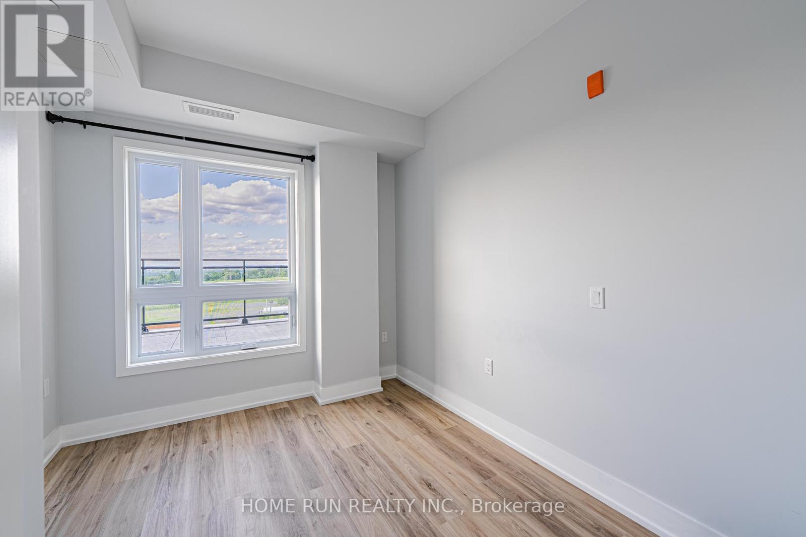 1350 Hemlock Road, Ottawa, Ontario  K1K 5C2 - Photo 21 - X12435673