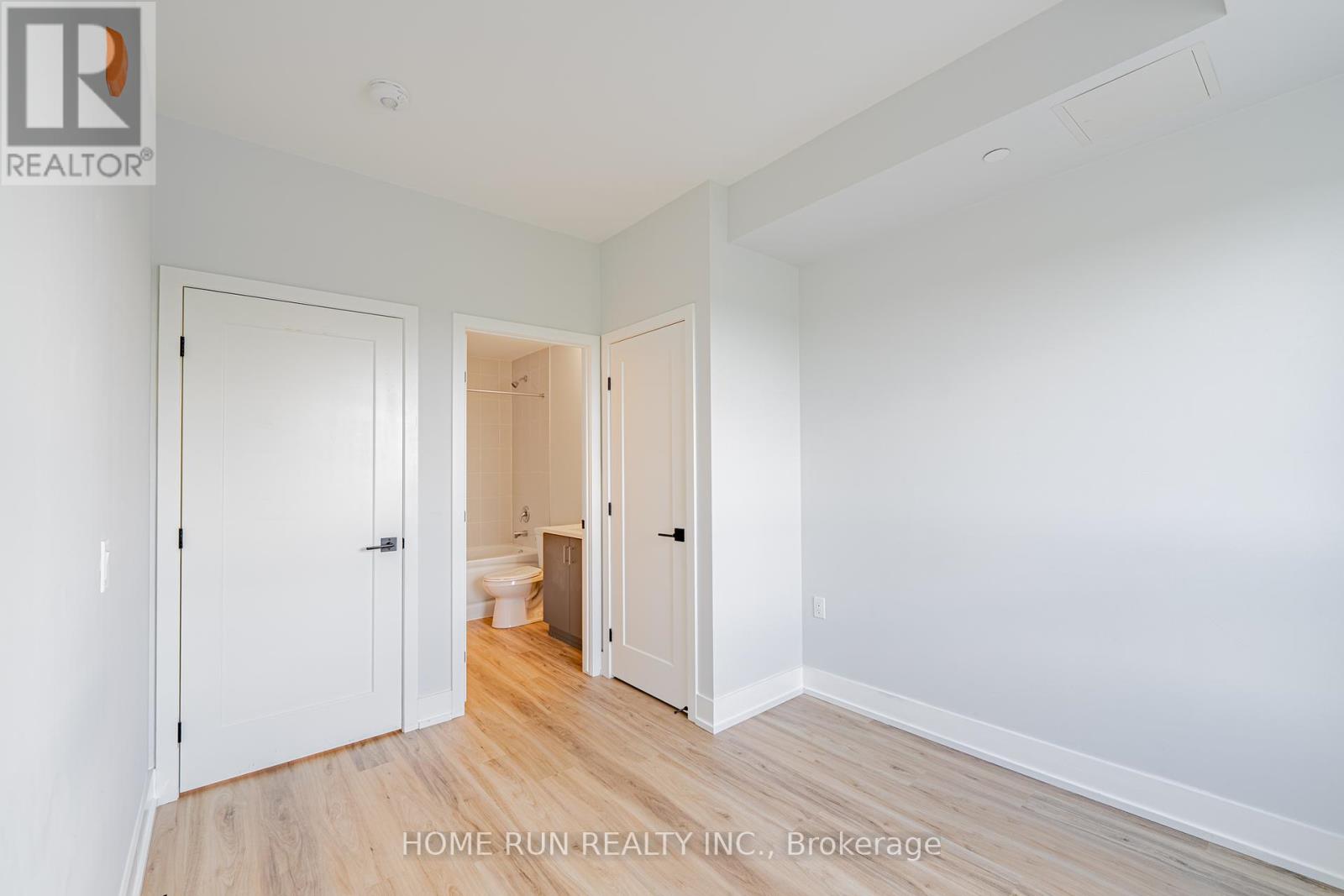 1350 Hemlock Road, Ottawa, Ontario  K1K 5C2 - Photo 22 - X12435673