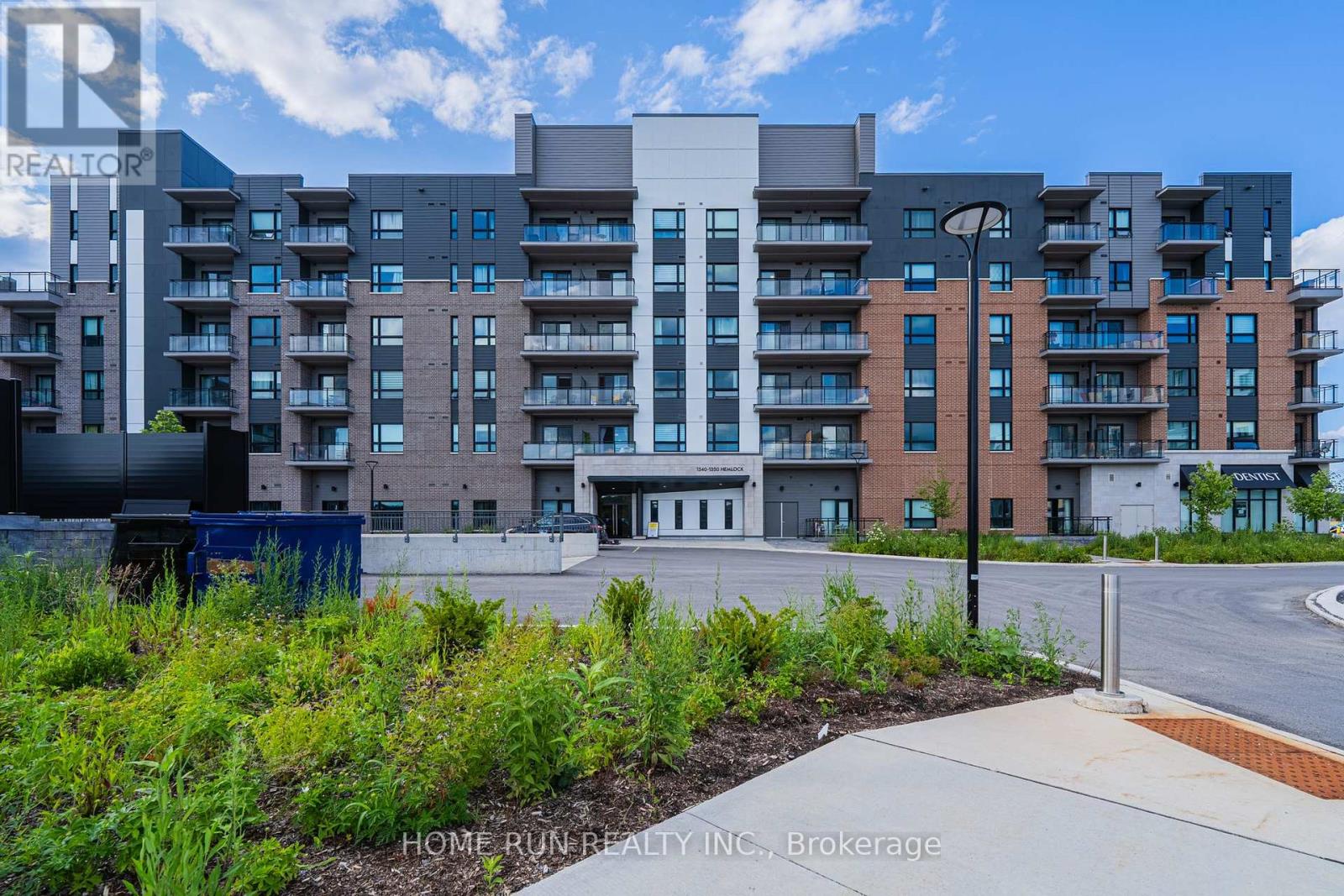 1350 Hemlock Road, Ottawa, Ontario  K1K 5C2 - Photo 4 - X12435673