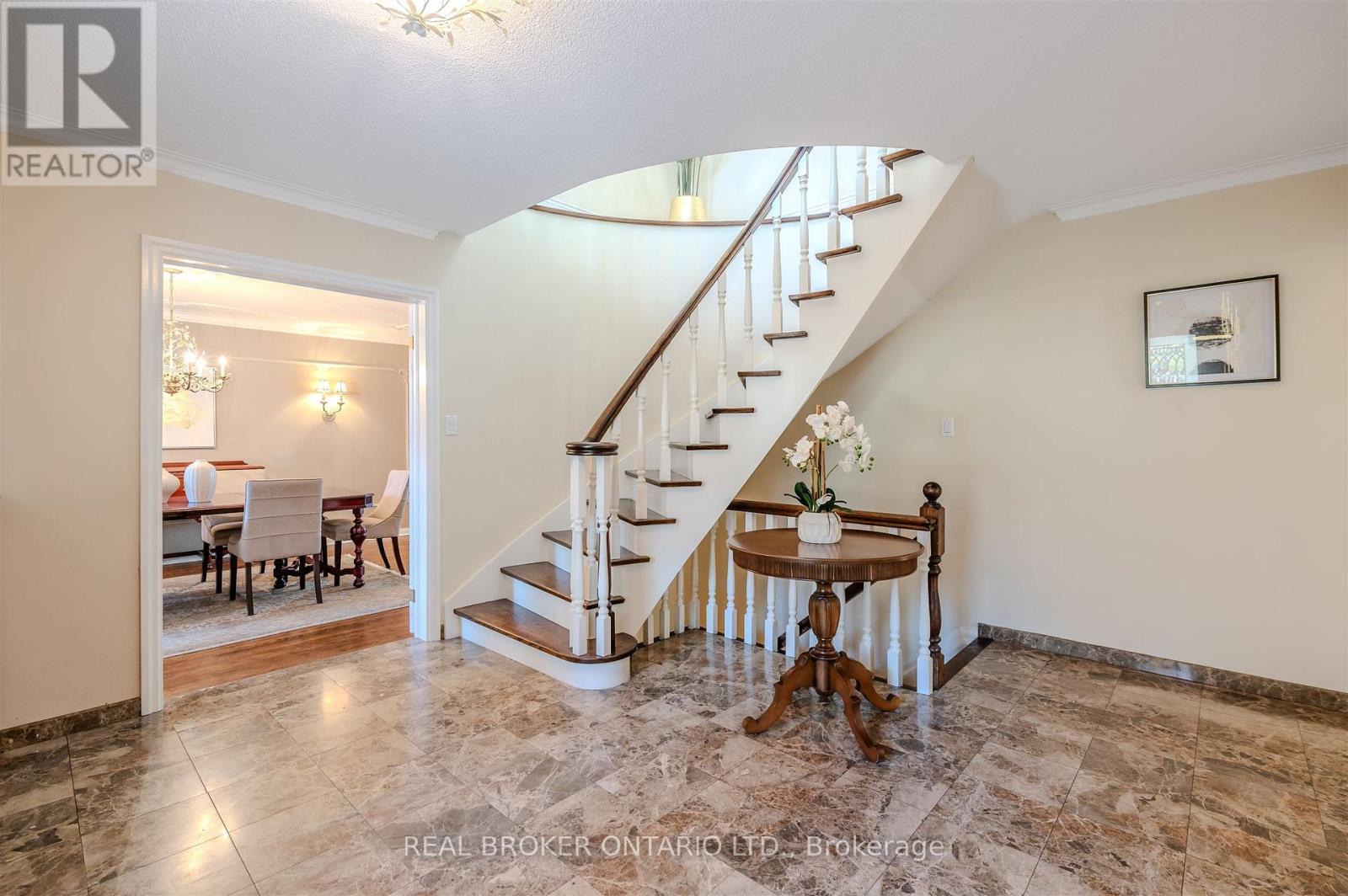6 Streatham Place, Toronto, Ontario  M9B 6A4 - Photo 3 - W12435633