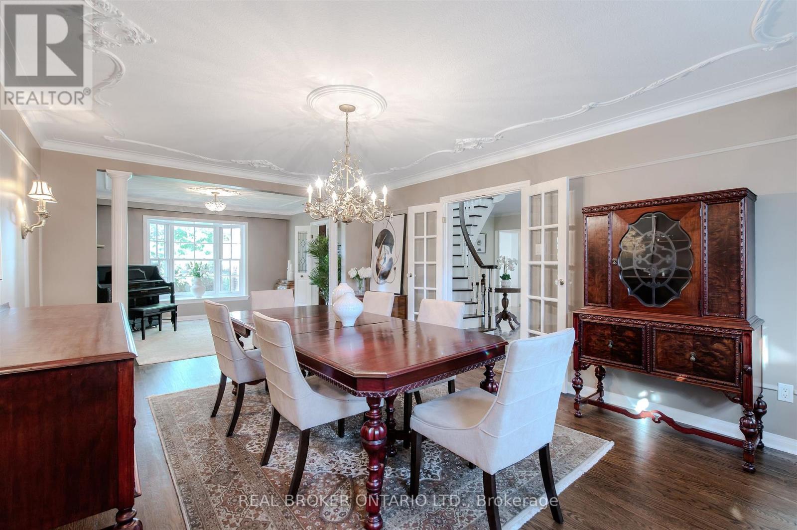 6 Streatham Place, Toronto, Ontario  M9B 6A4 - Photo 4 - W12435633