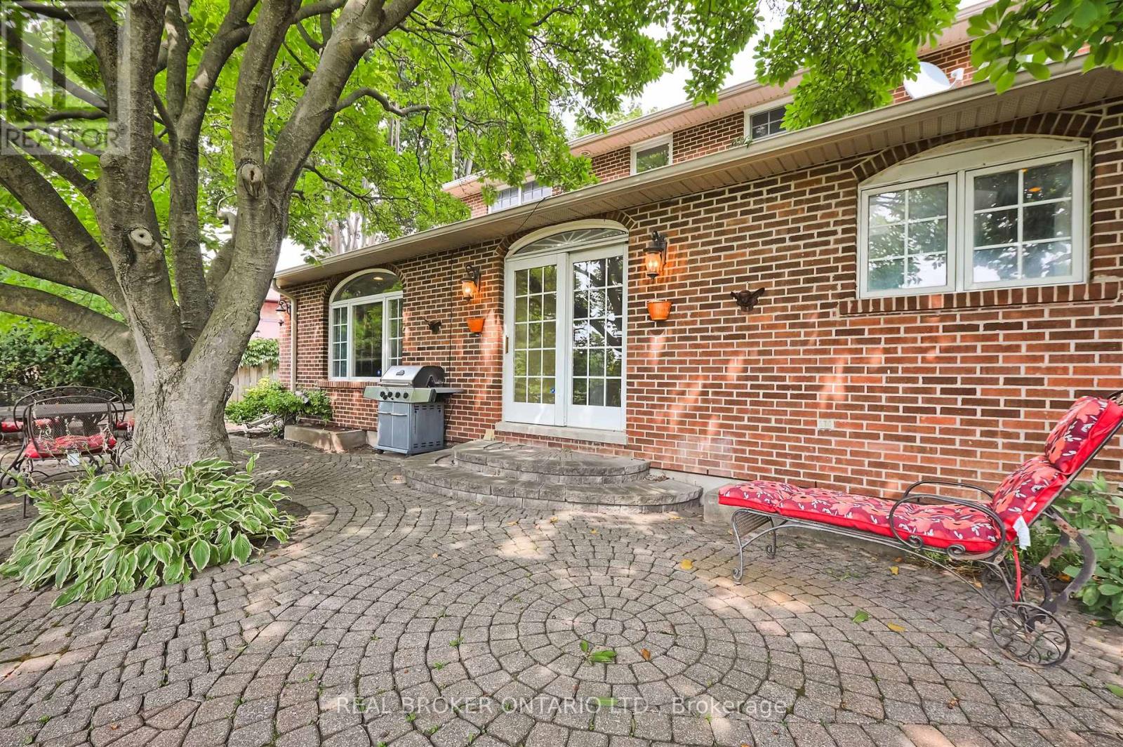 6 Streatham Place, Toronto, Ontario  M9B 6A4 - Photo 44 - W12435633