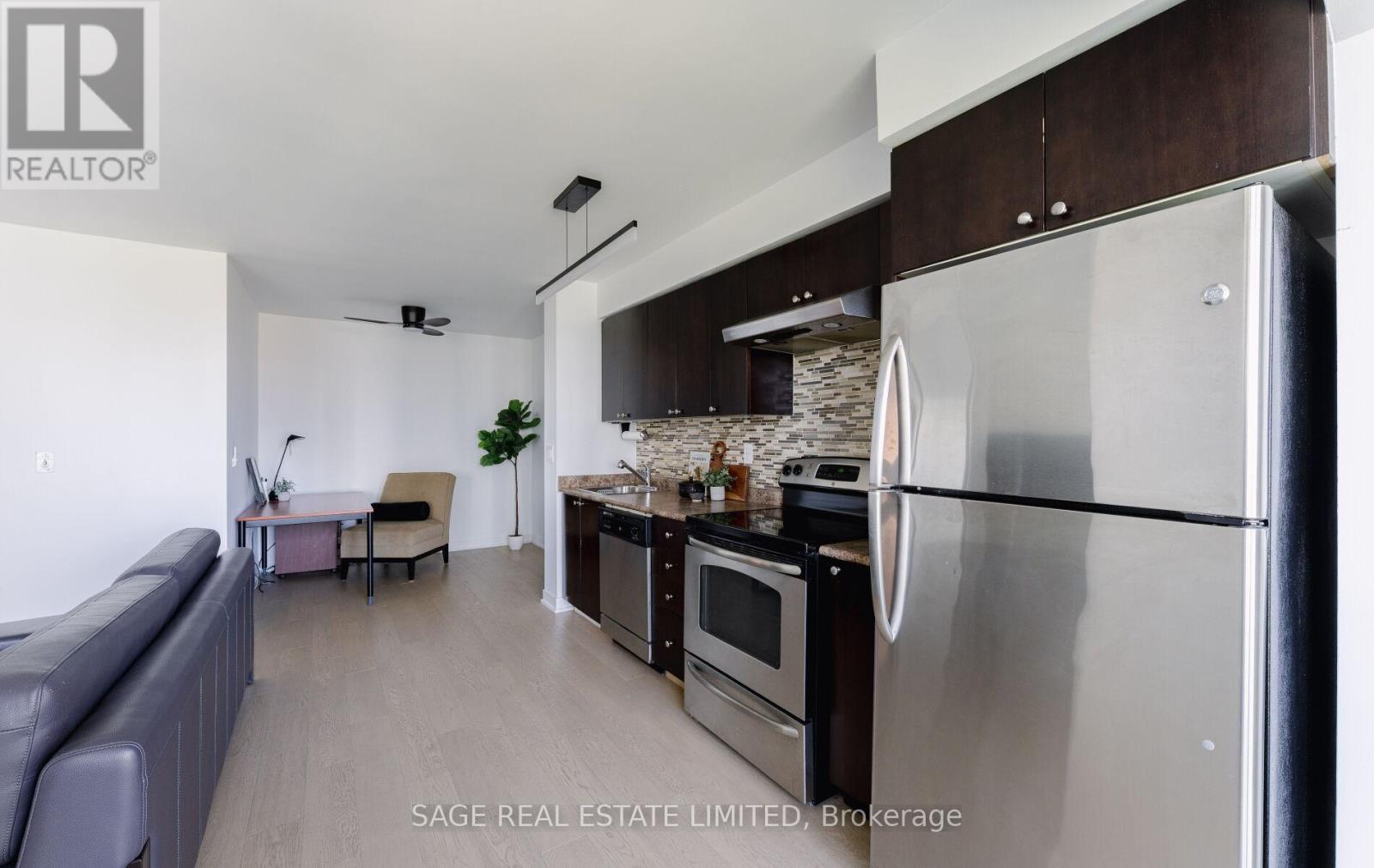 1202 - 155 Legion Road N, Toronto, Ontario  M8Y 0A7 - Photo 10 - W12435634