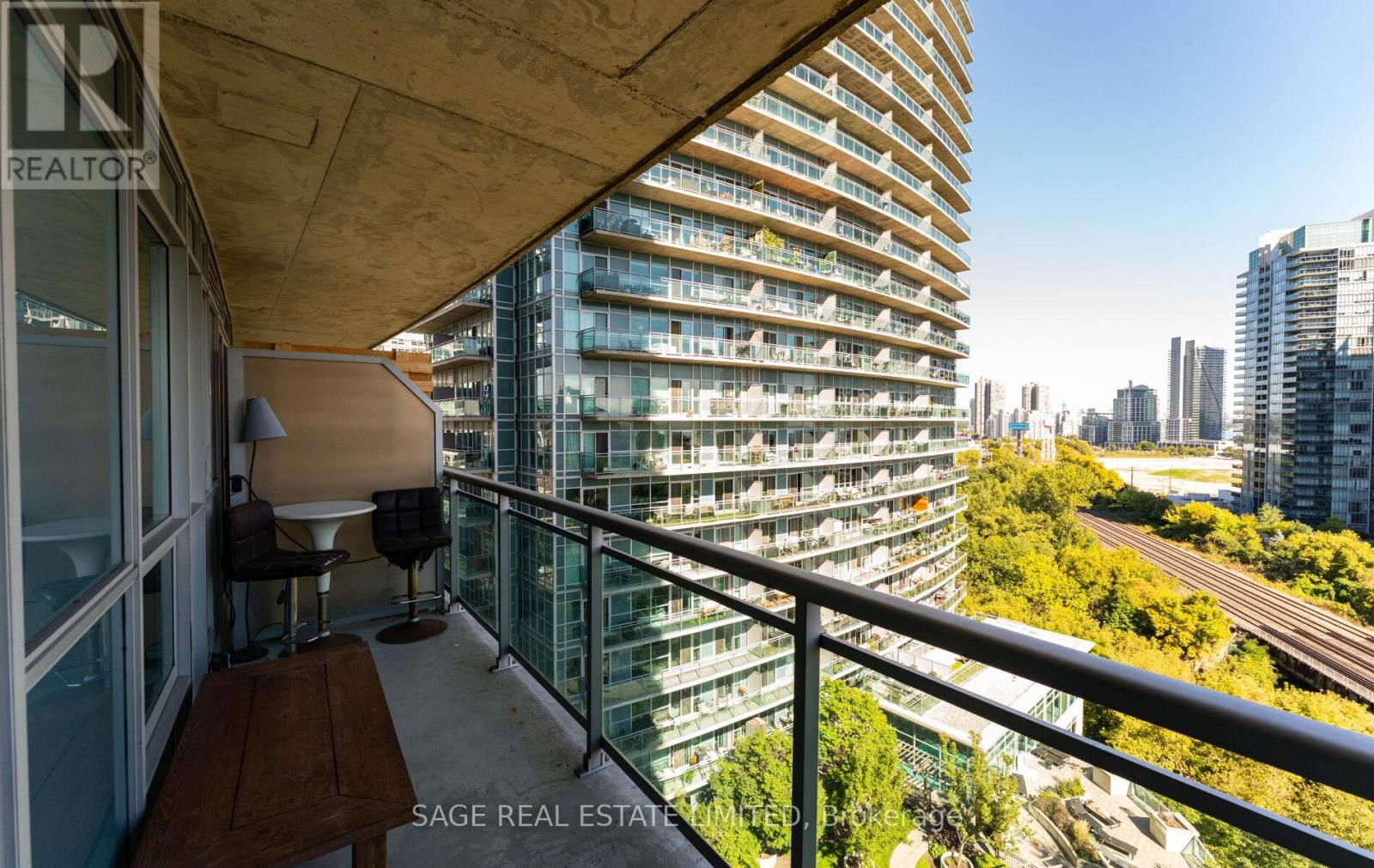 1202 - 155 Legion Road N, Toronto, Ontario  M8Y 0A7 - Photo 17 - W12435634