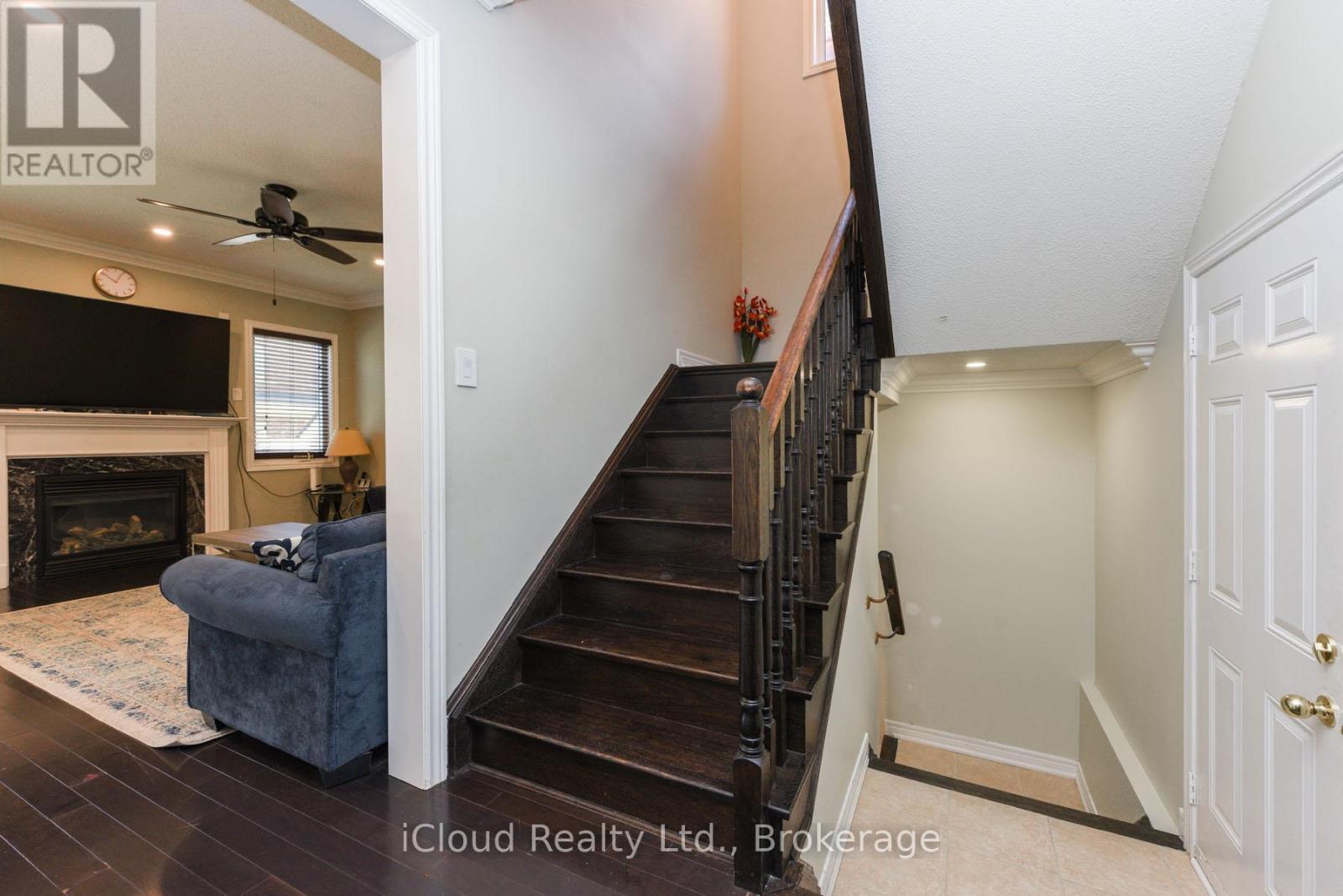 304 Dalgleish Garden, Milton, Ontario  L9T 6Z7 - Photo 17 - W12435645