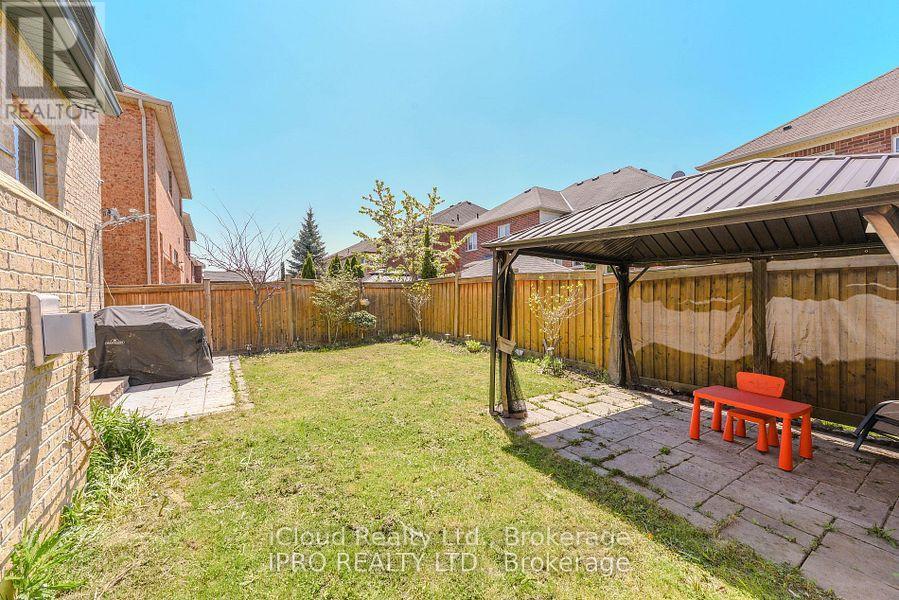 304 Dalgleish Garden, Milton, Ontario  L9T 6Z7 - Photo 32 - W12435645