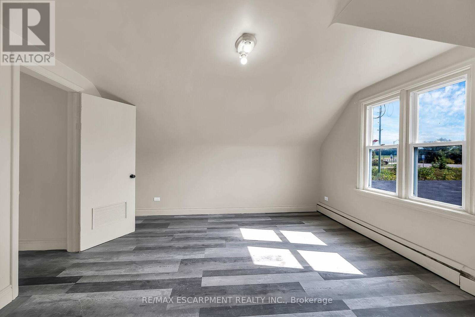 2918 Upper James Street, Hamilton, Ontario  L0R 1W0 - Photo 19 - X12435636