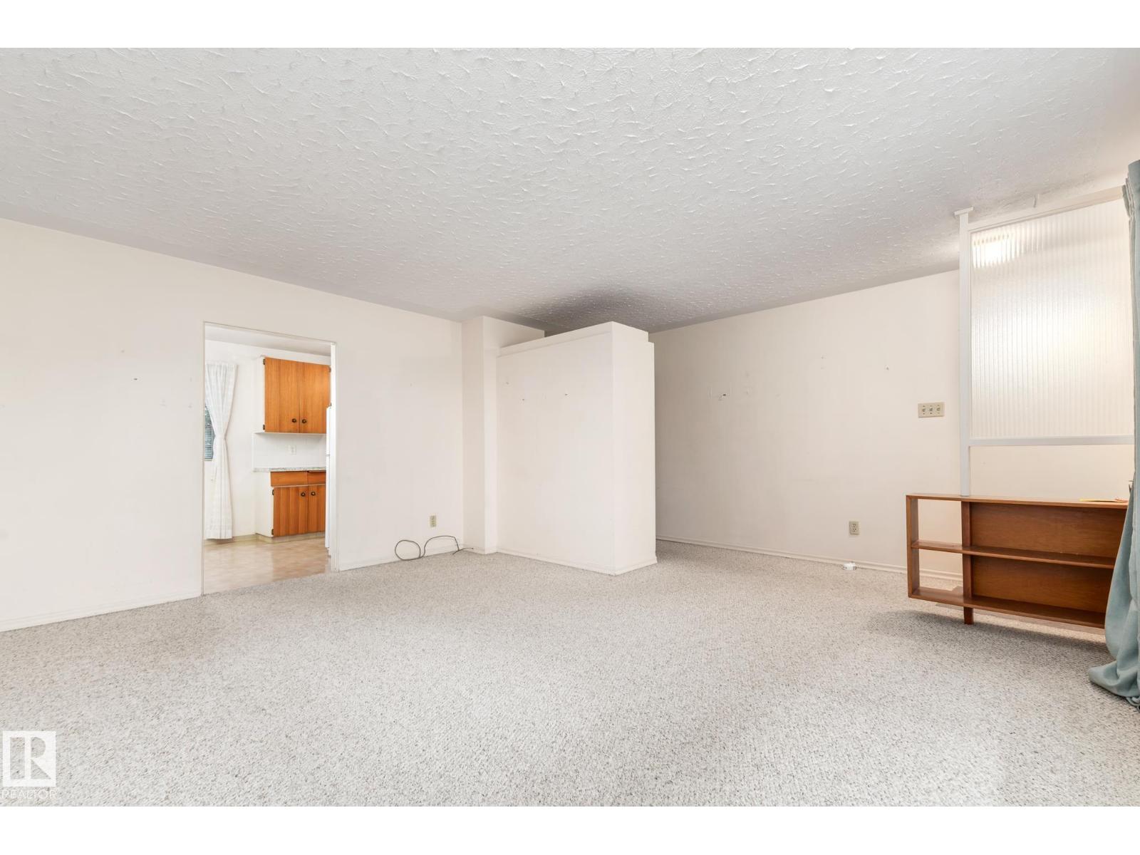 12419 135a Av Nw, Edmonton, Alberta  T5L 3Z4 - Photo 5 - E4460135