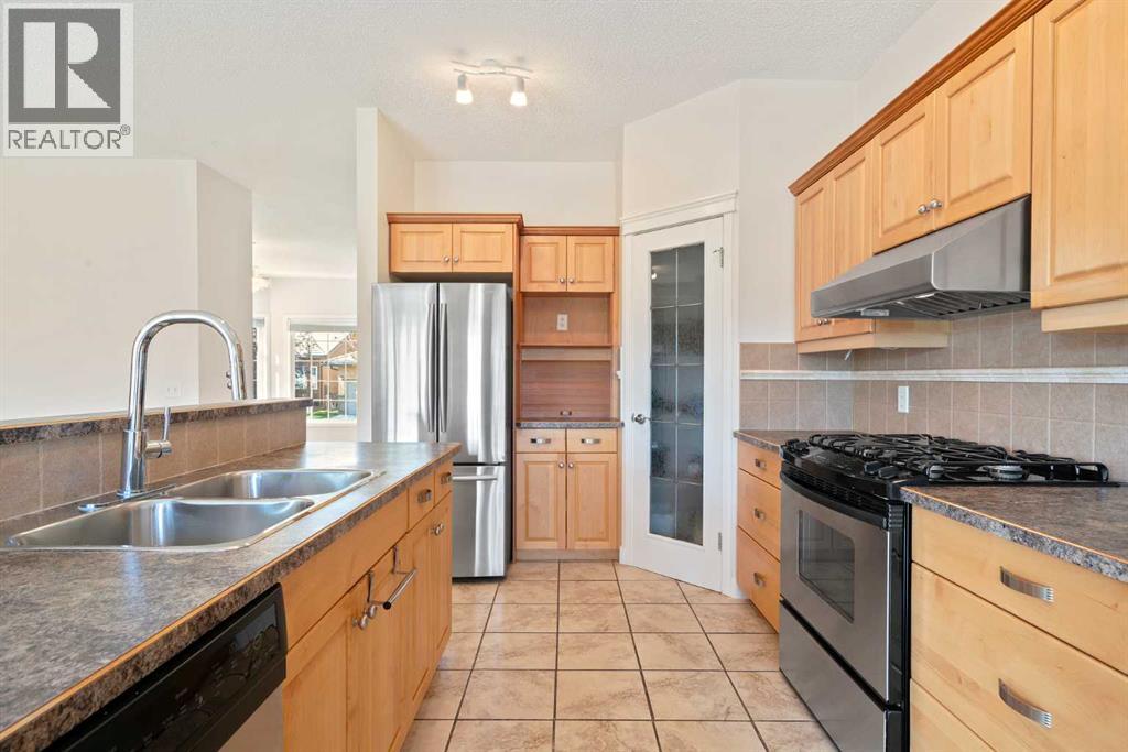 214 Shannon Estates Terrace Sw, Calgary, Alberta  T2Y 4C6 - Photo 13 - A2258228