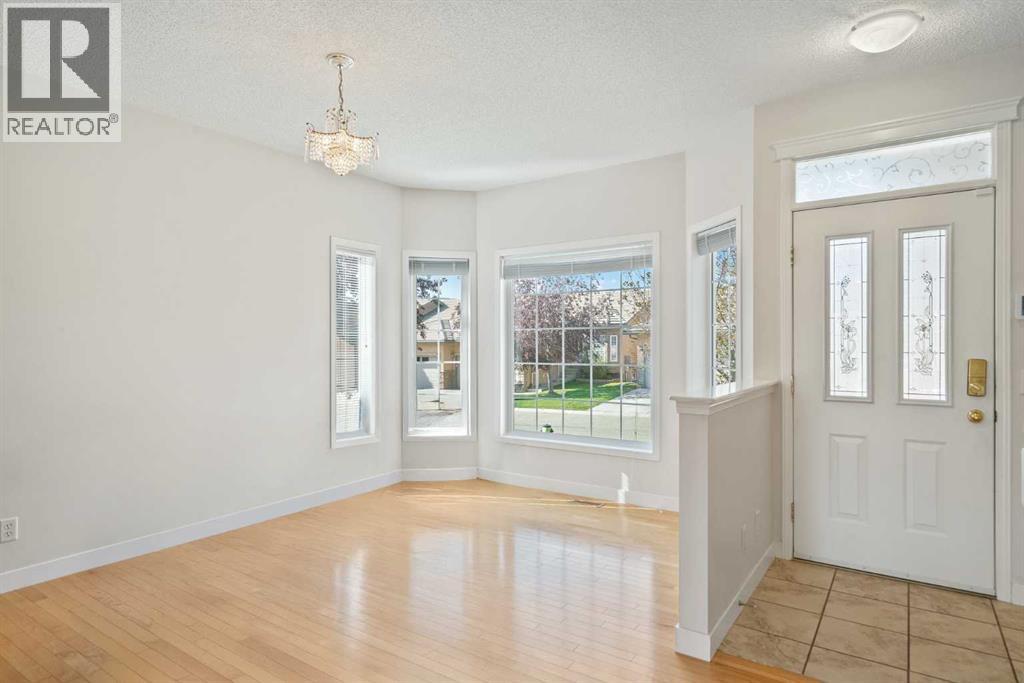 214 Shannon Estates Terrace Sw, Calgary, Alberta  T2Y 4C6 - Photo 3 - A2258228