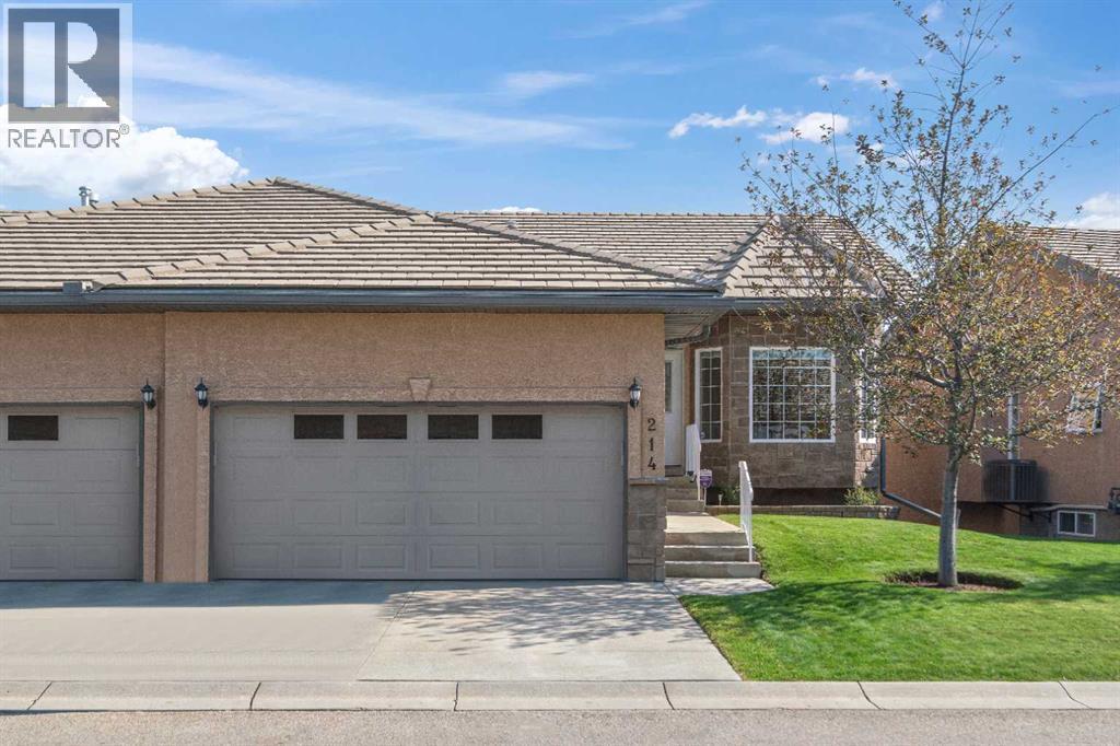 214 Shannon Estates Terrace Sw, Calgary, Alberta  T2Y 4C6 - Photo 1 - A2258228
