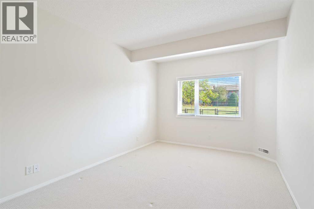 214 Shannon Estates Terrace Sw, Calgary, Alberta  T2Y 4C6 - Photo 35 - A2258228