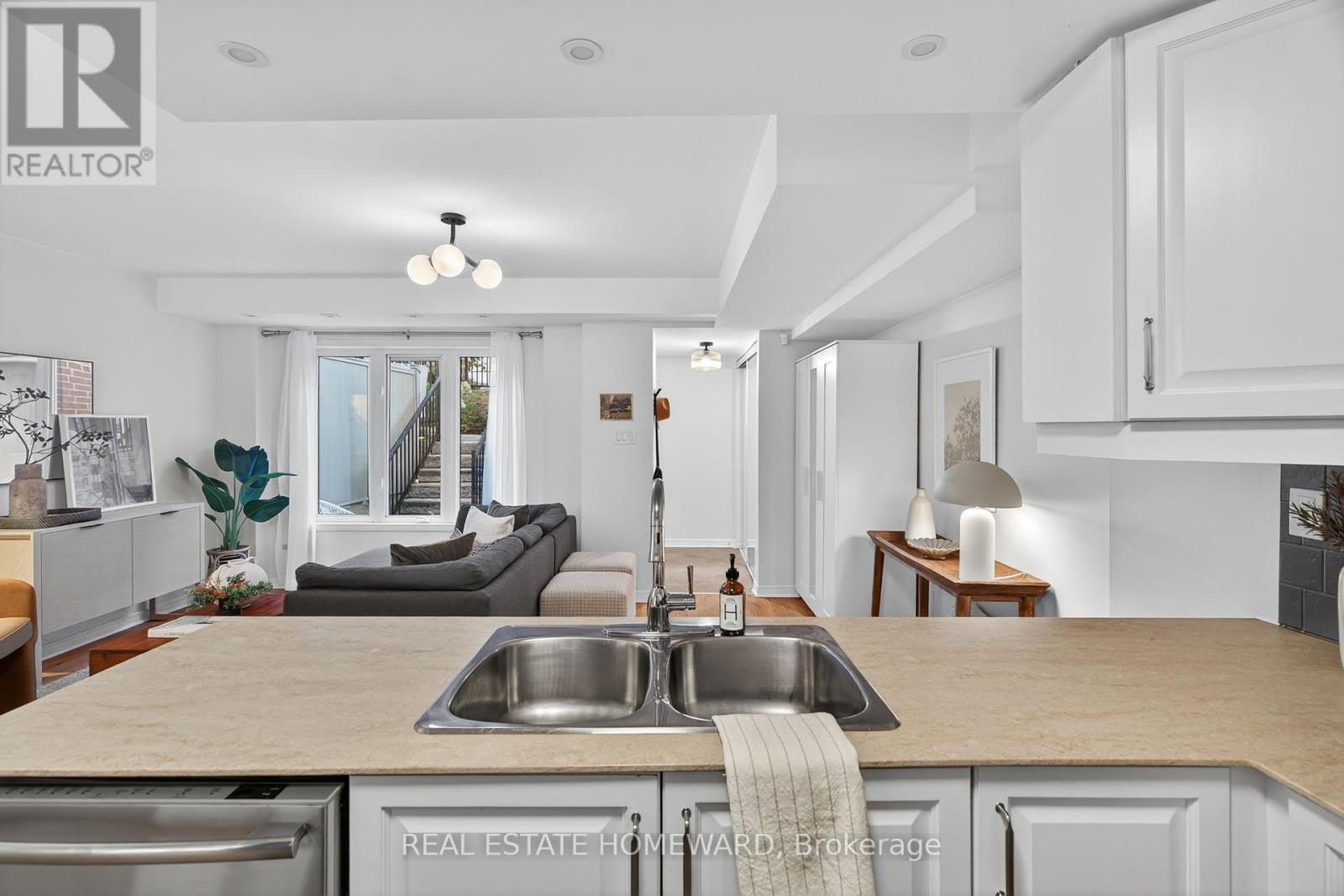 1 - 11 Frances Loring Lane, Toronto, Ontario  M4M 3E8 - Photo 16 - E12431890