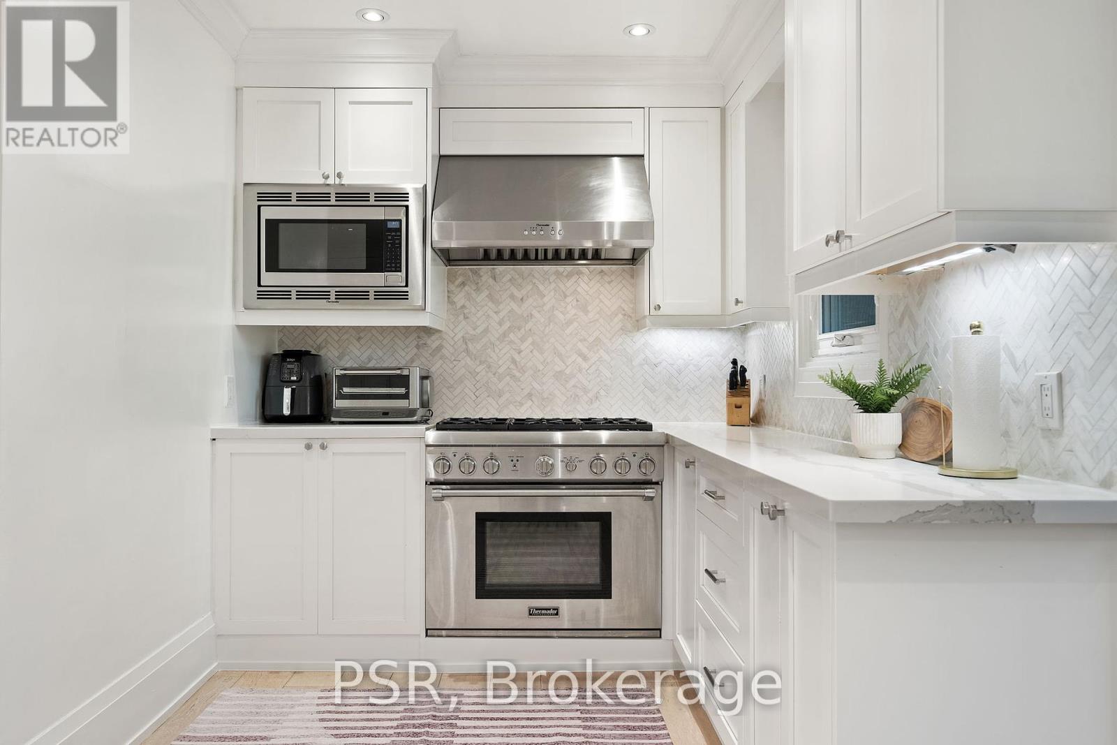 7 Glenarden Road, Toronto, Ontario  M6C 3J8 - Photo 8 - C12435668