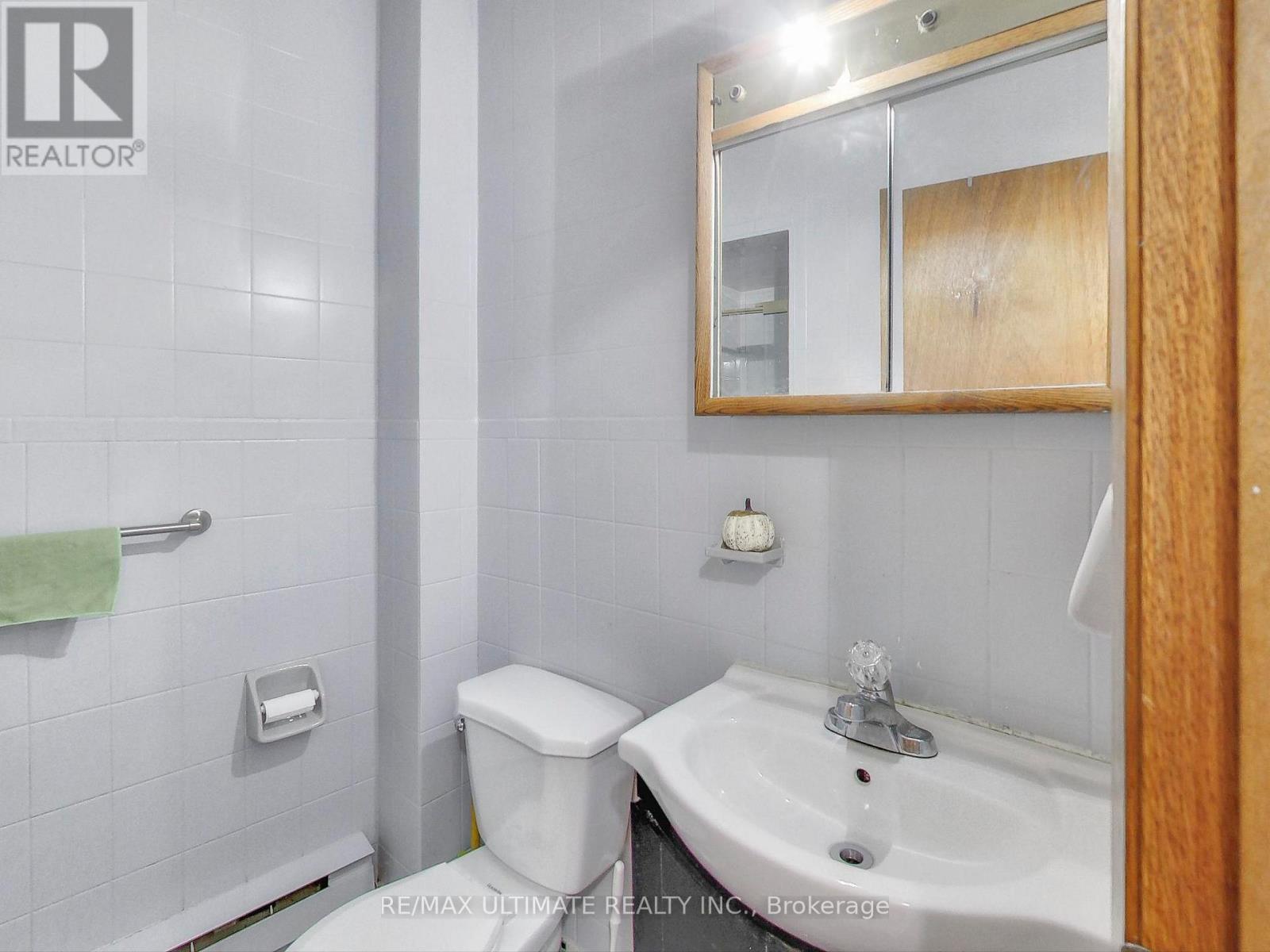 Apt #2 - 1584 Dundas Street W, Toronto, Ontario  M6K 1T8 - Photo 16 - C12435680