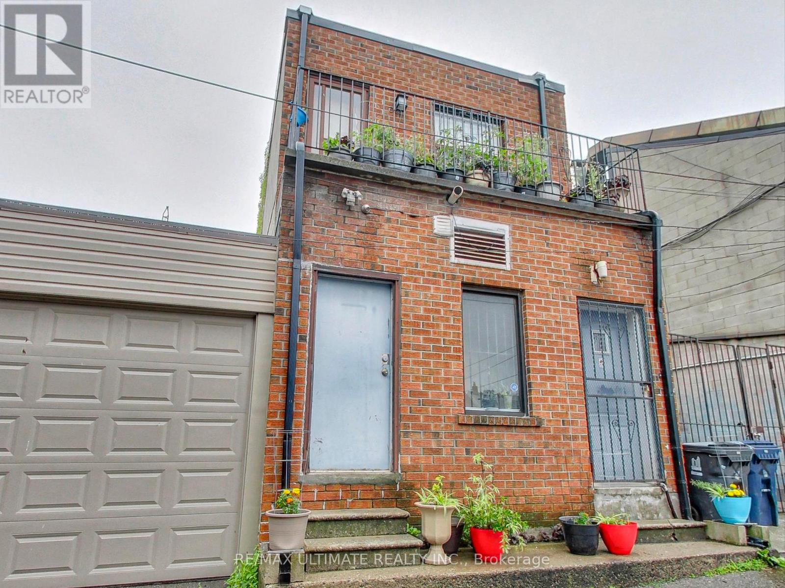 Apt #2 - 1584 Dundas Street W, Toronto, Ontario  M6K 1T8 - Photo 2 - C12435680