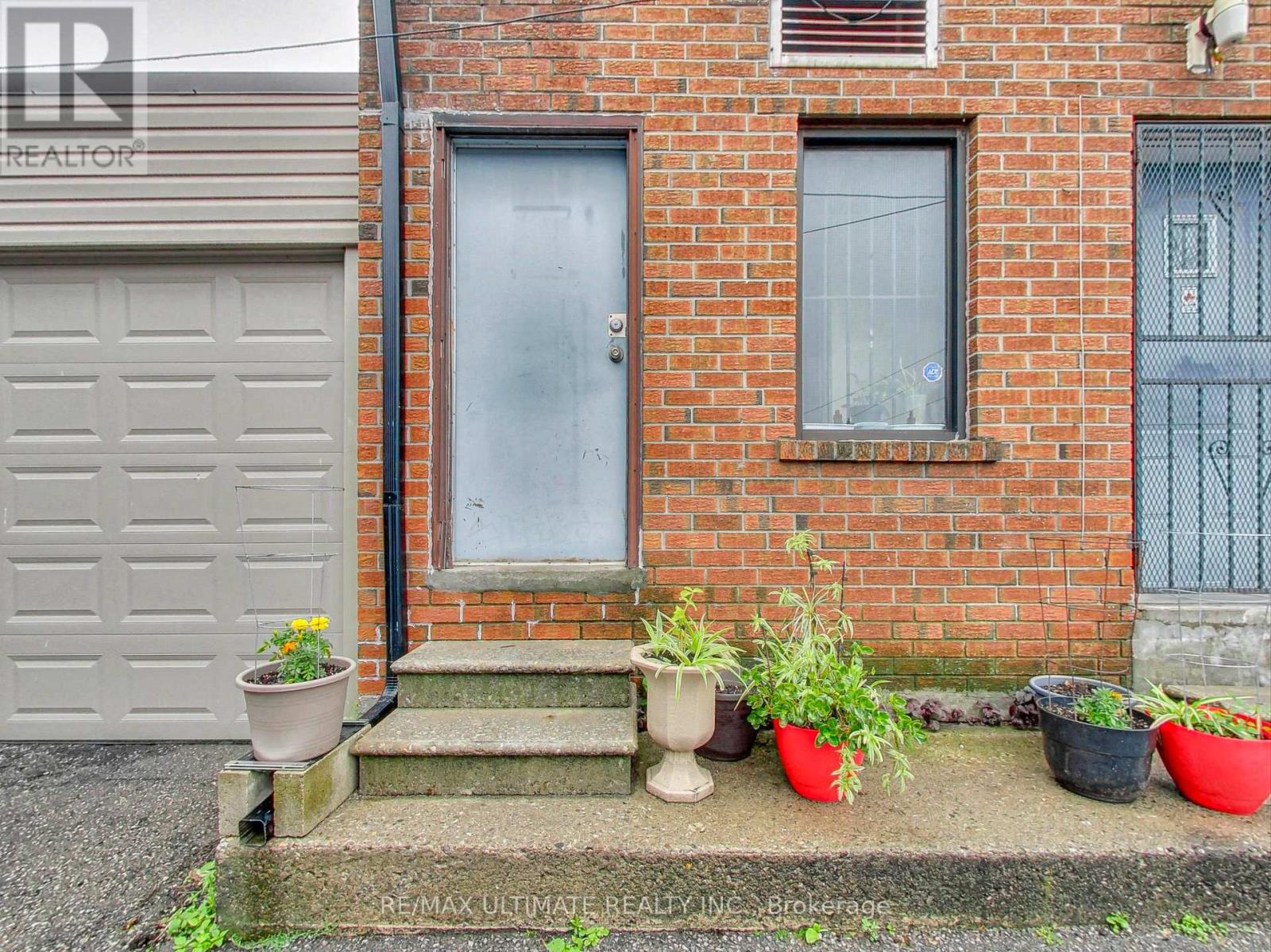 Apt #2 - 1584 Dundas Street W, Toronto, Ontario  M6K 1T8 - Photo 3 - C12435680
