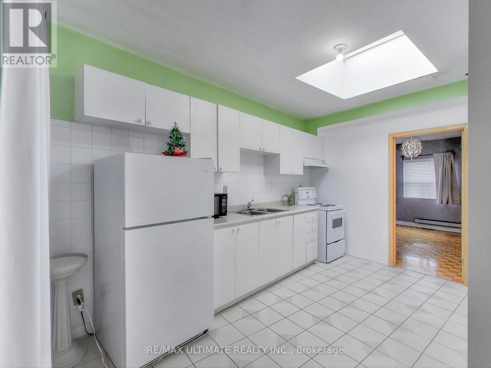 Apt #2 - 1584 Dundas Street W, Toronto, Ontario  M6K 1T8 - Photo 6 - C12435680