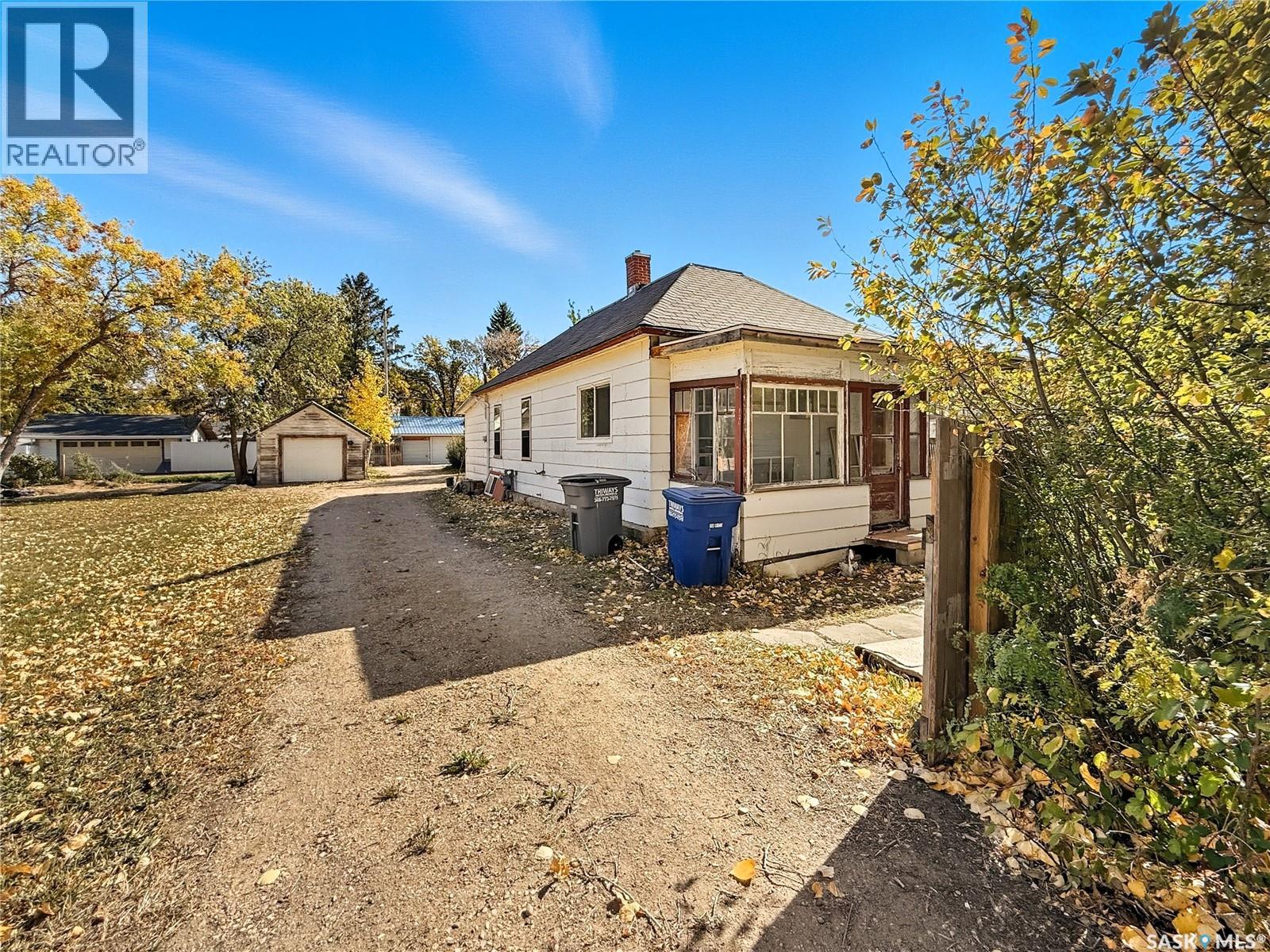 319 Dennis Street, Herbert, Saskatchewan  S0H 2A0 - Photo 2 - SK019677