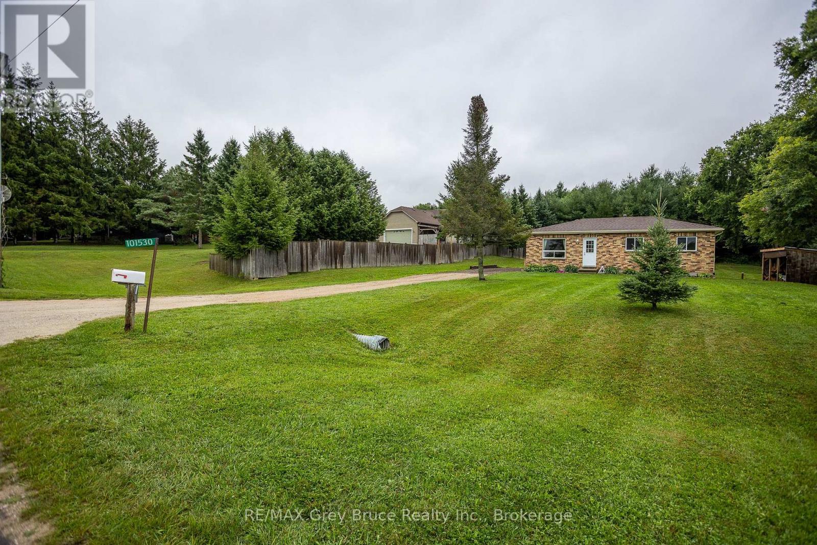 101530 Side Road 9, Georgian Bluffs, Ontario  N0H 2N0 - Photo 5 - X12426768
