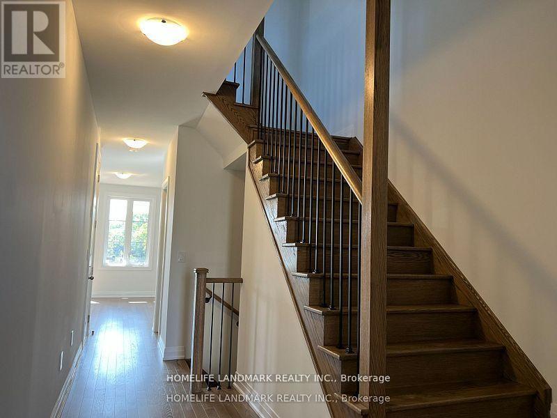 314 Laplante Street, Newmarket, Ontario  L3X 0M8 - Photo 2 - N12435667