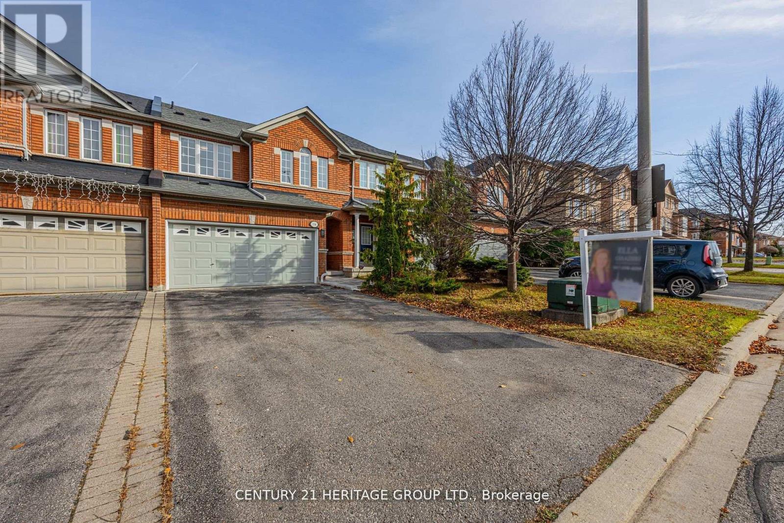 114 Millcliff Circle, Aurora, Ontario  L4G 7N9 - Photo 2 - N12435675