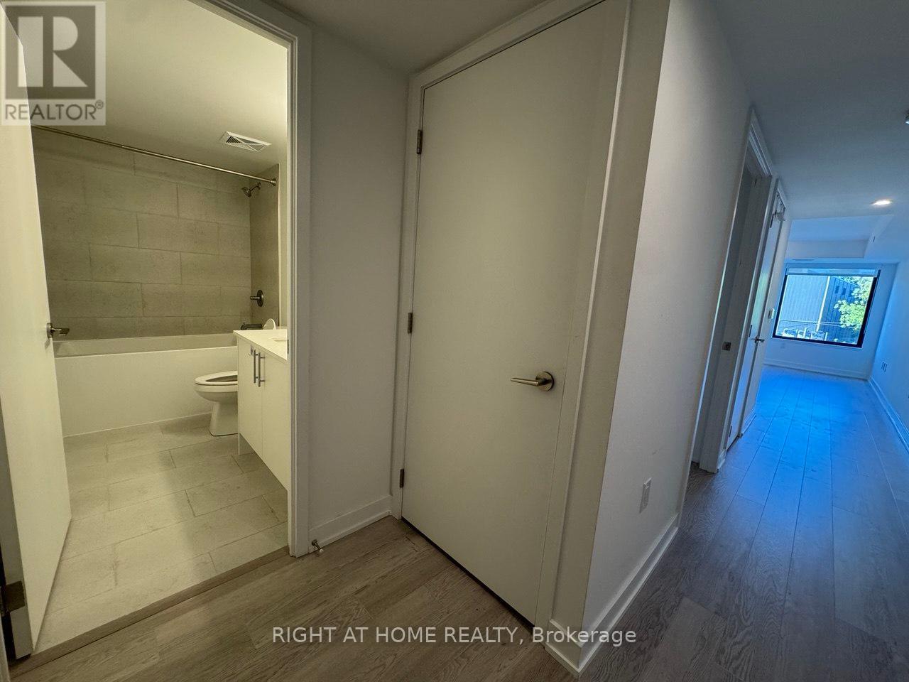 313 - 3 Strathgowan Avenue, Toronto, Ontario  M4N 1B8 - Photo 14 - C12388841