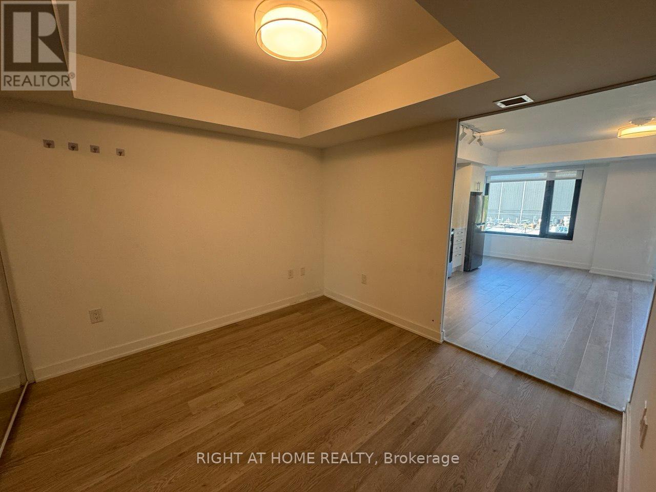 313 - 3 Strathgowan Avenue, Toronto, Ontario  M4N 1B8 - Photo 11 - C12388841
